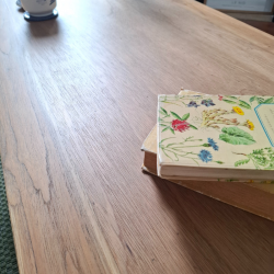 table basse en noyer et chêne