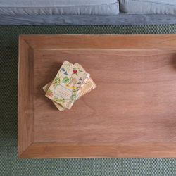 table basse en noyer et chêne